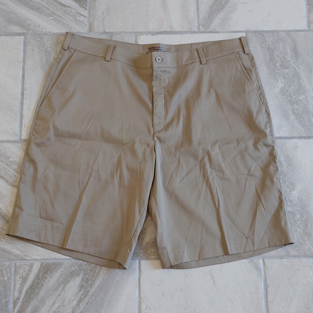 Nike Golf Tour Performance Dri-Fit. Size 40